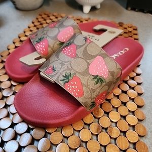 Coach Uli Sport Slide Signature Wild Strawberry Size: Women's / US 11/